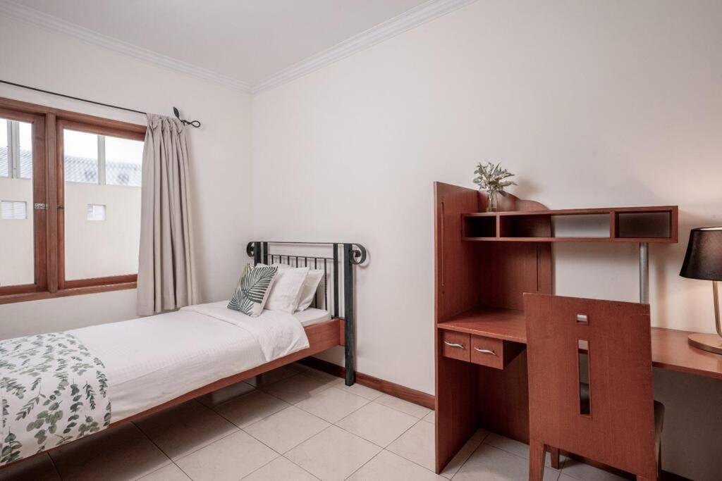Pasteur Beautiful Luxury Home Bandung Buitenkant foto