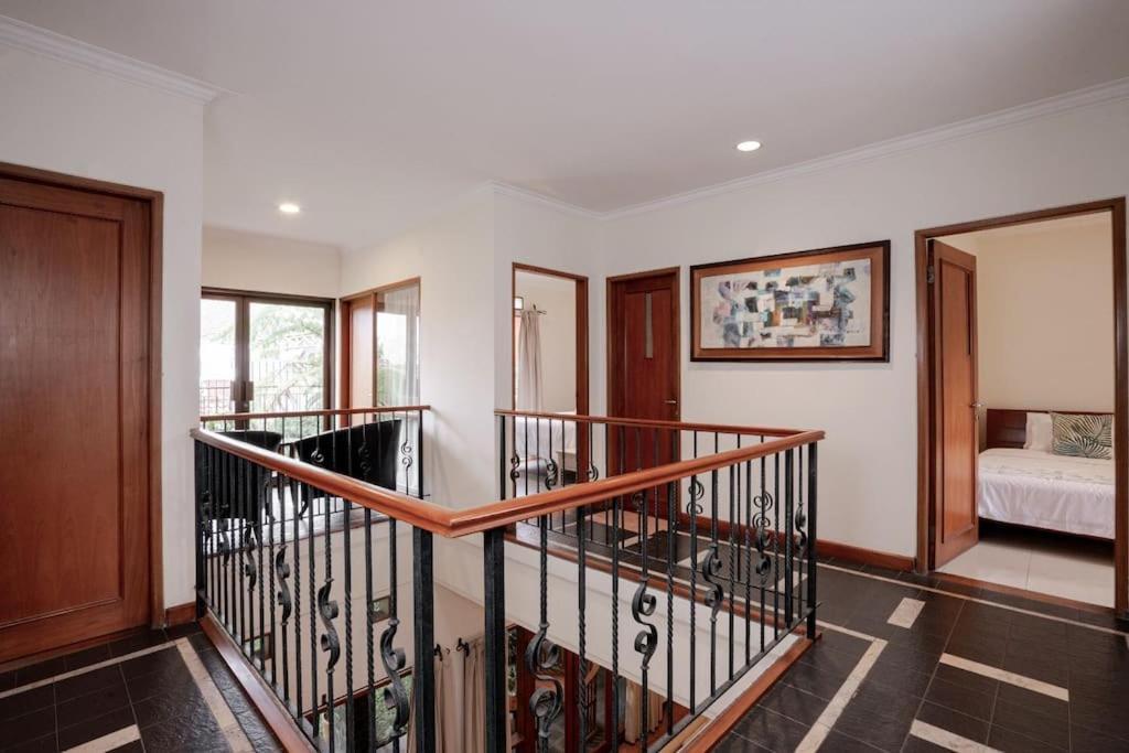 Pasteur Beautiful Luxury Home Bandung Buitenkant foto