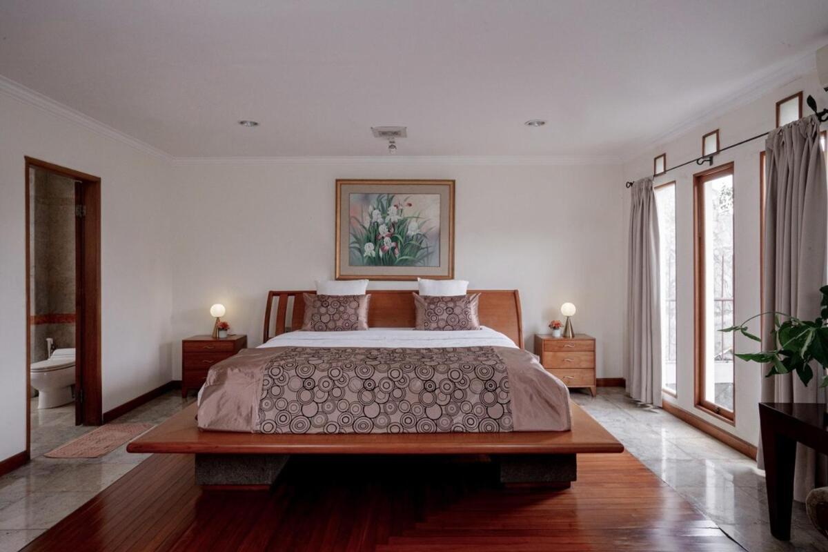 Pasteur Beautiful Luxury Home Bandung Buitenkant foto