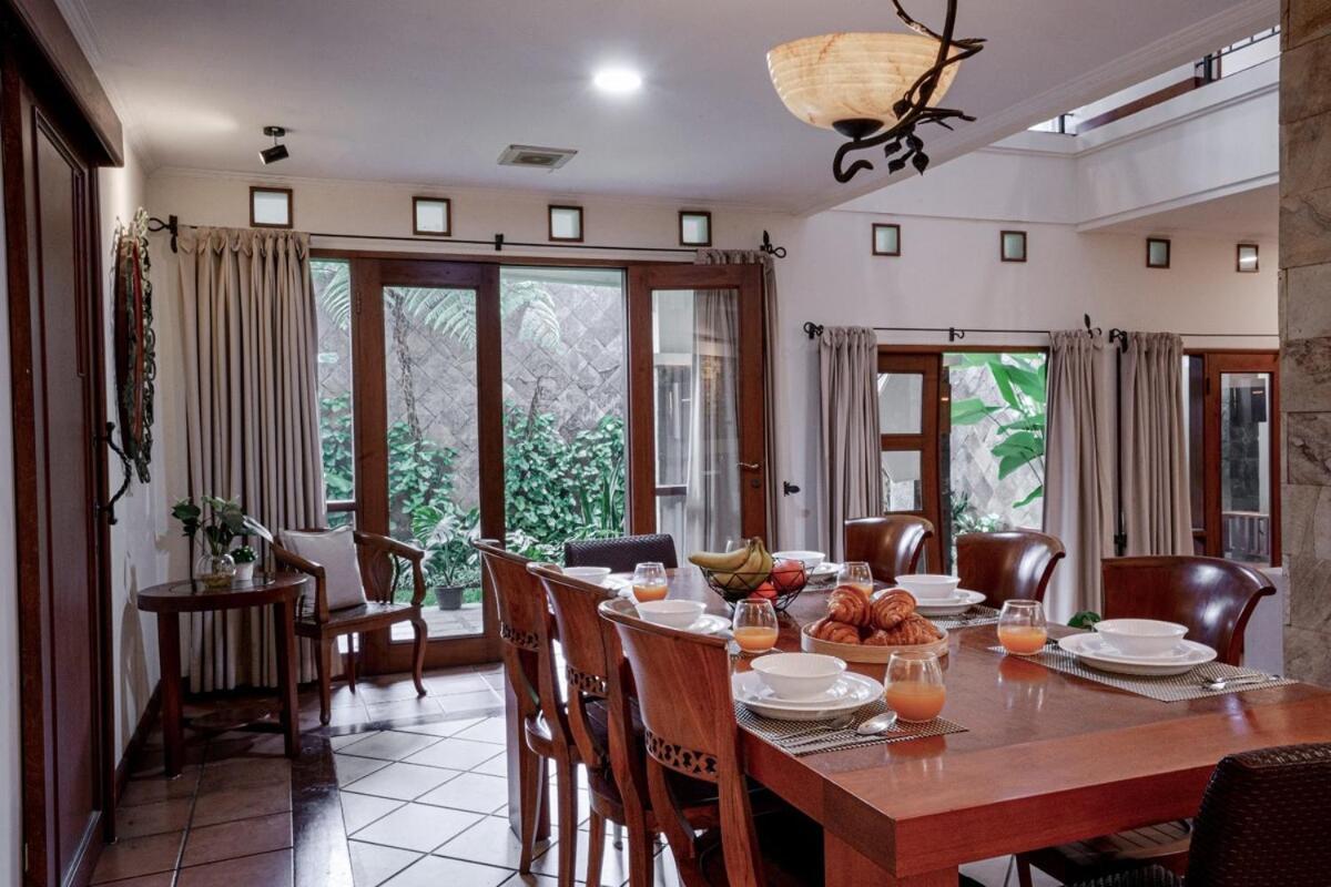 Pasteur Beautiful Luxury Home Bandung Buitenkant foto