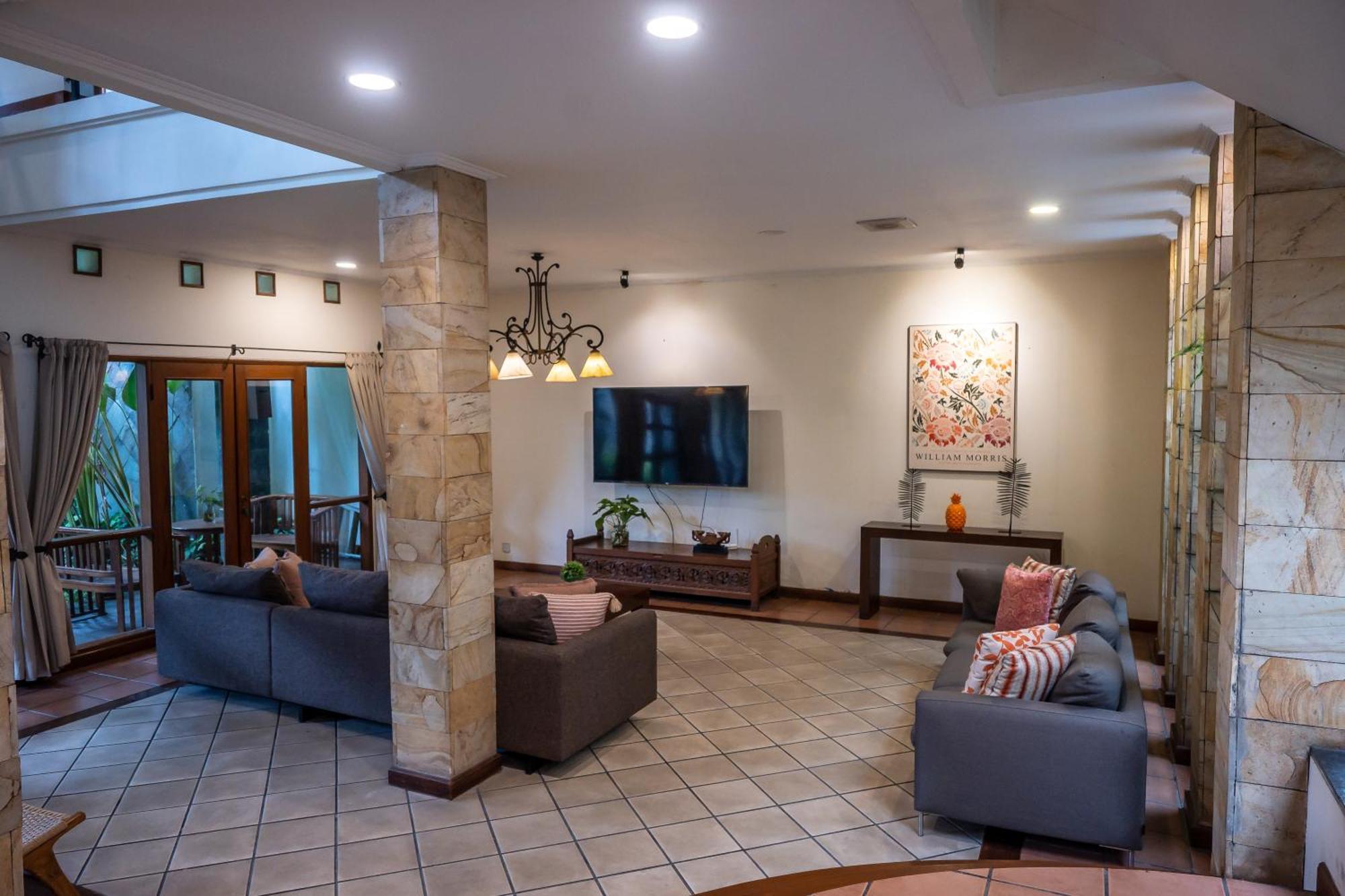 Pasteur Beautiful Luxury Home Bandung Buitenkant foto